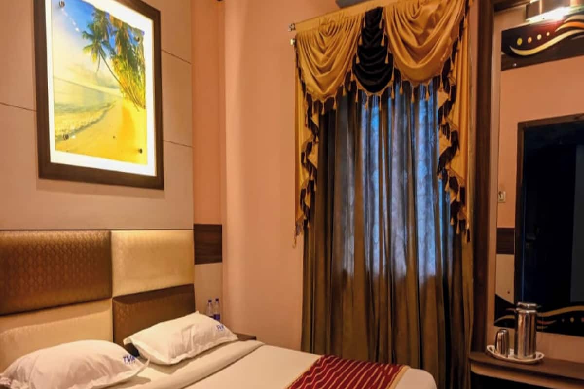 Executive Double Room | Hypo-allergenic bedding available, rollaway beds (surcharge)