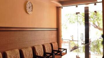 Deluxe Single Room | Lobby