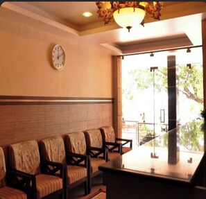 Deluxe Single Room | Lobby - TVK Regency (Tirunelveli)
