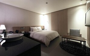 Desk, free WiFi - Hillhouse Hotel (Pocheon)