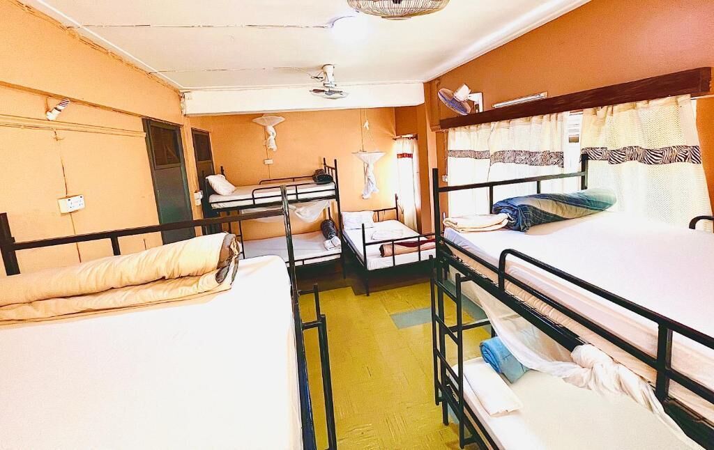 Dormitorio compartido Confort, balcón | Tabla de planchar con plancha y wifi gratis
