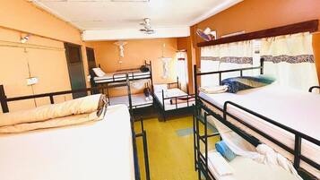 Asrama Umum Comfort, balkon | Setrika/meja setrika dan Wi-Fi gratis