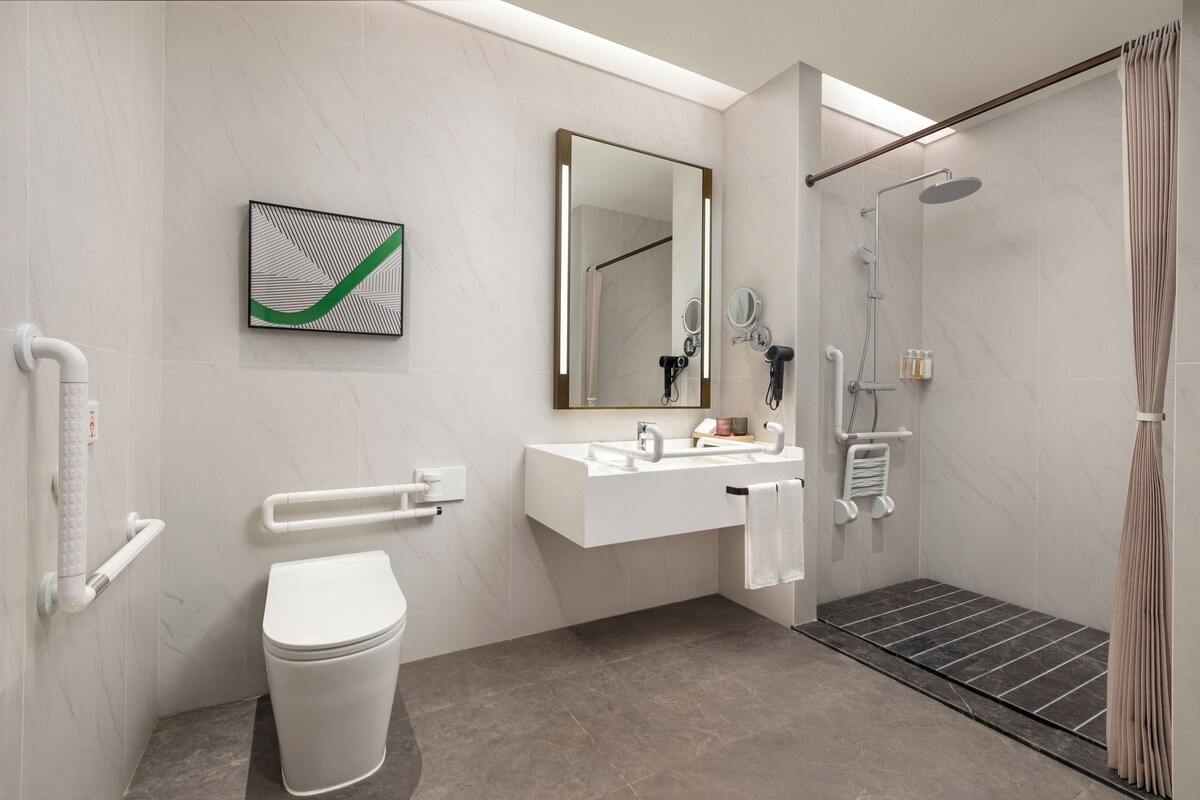 Standard Room, 1 King Bed, Accessible