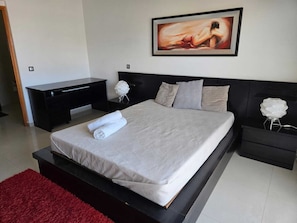 WiFi, bed sheets - 3-bedroom apartment in ASA - Comfort and Location (Praia)