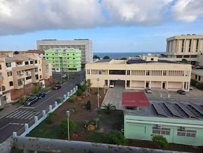 Exterior - 3-bedroom apartment in ASA - Comfort and Location (Praia)