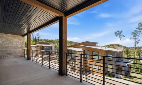Skyline Retreat | Luxe Townhome w/ Hot Tub & Sauna