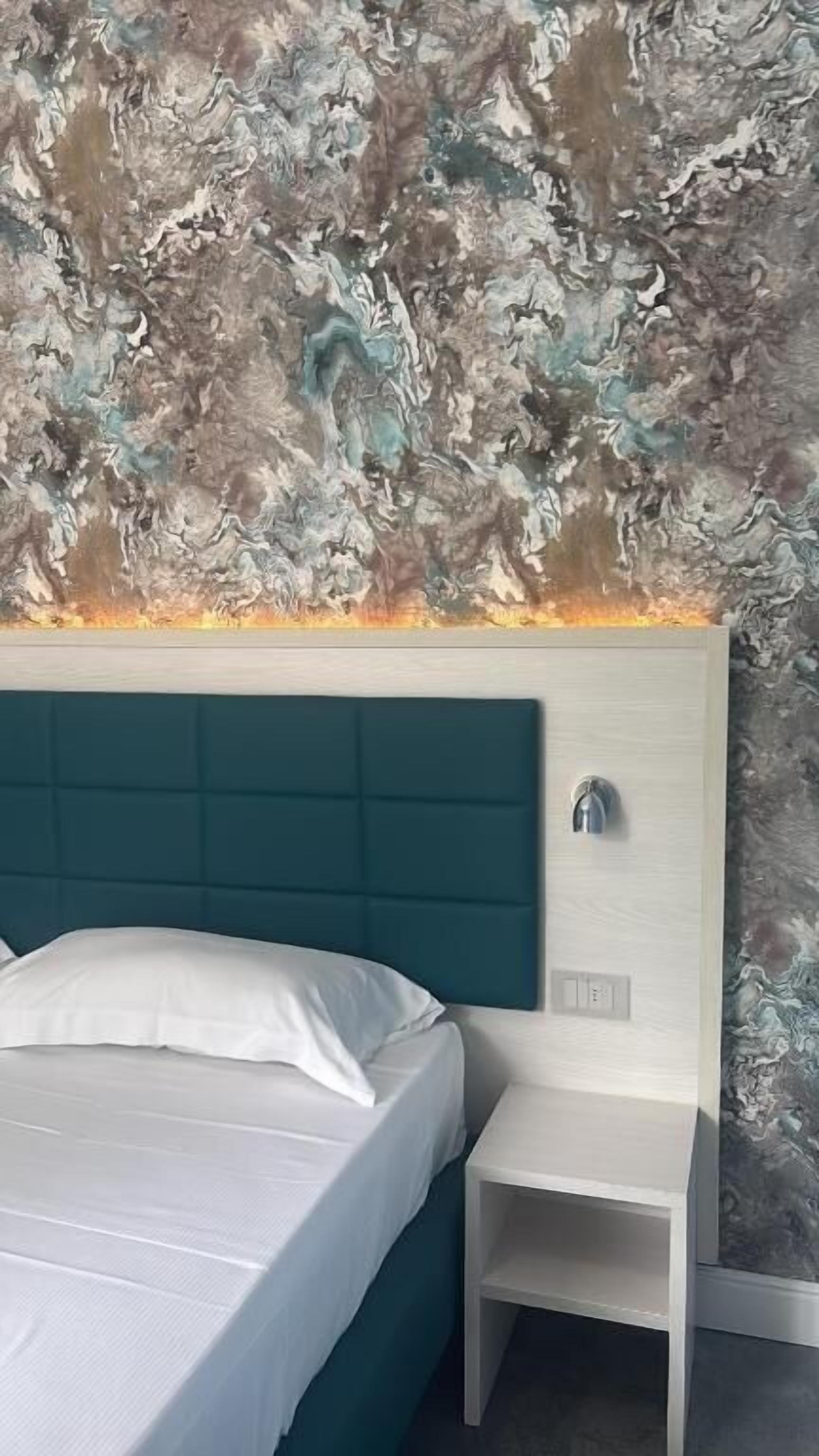 Habitación Elite doble, balcón | Caja fuerte, escritorio, sistema de insonorización y wifi gratis
