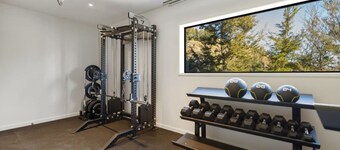 Noa By The Lake | 7 bedrooms, lake view, spa pool, outdoor fireplace