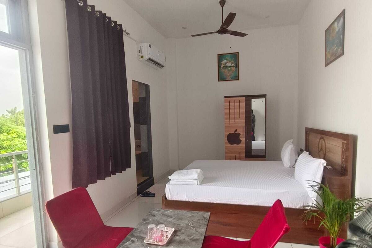 Habitación doble superior, balcón, vista al resort | Espacio para trabajar con laptop y wifi gratis