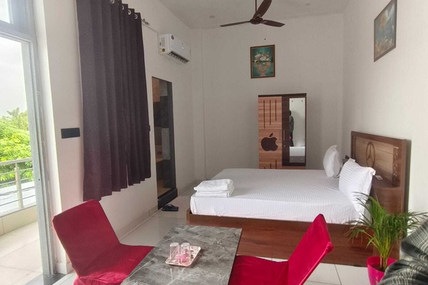 Superior Double Room, Balcony, Resort View | Laptop workspace, WiFi (free)