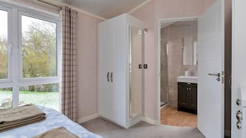 2 bedrooms