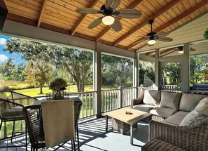 Outdoor dining - Luxury and location in the Heartland (Wauchula)