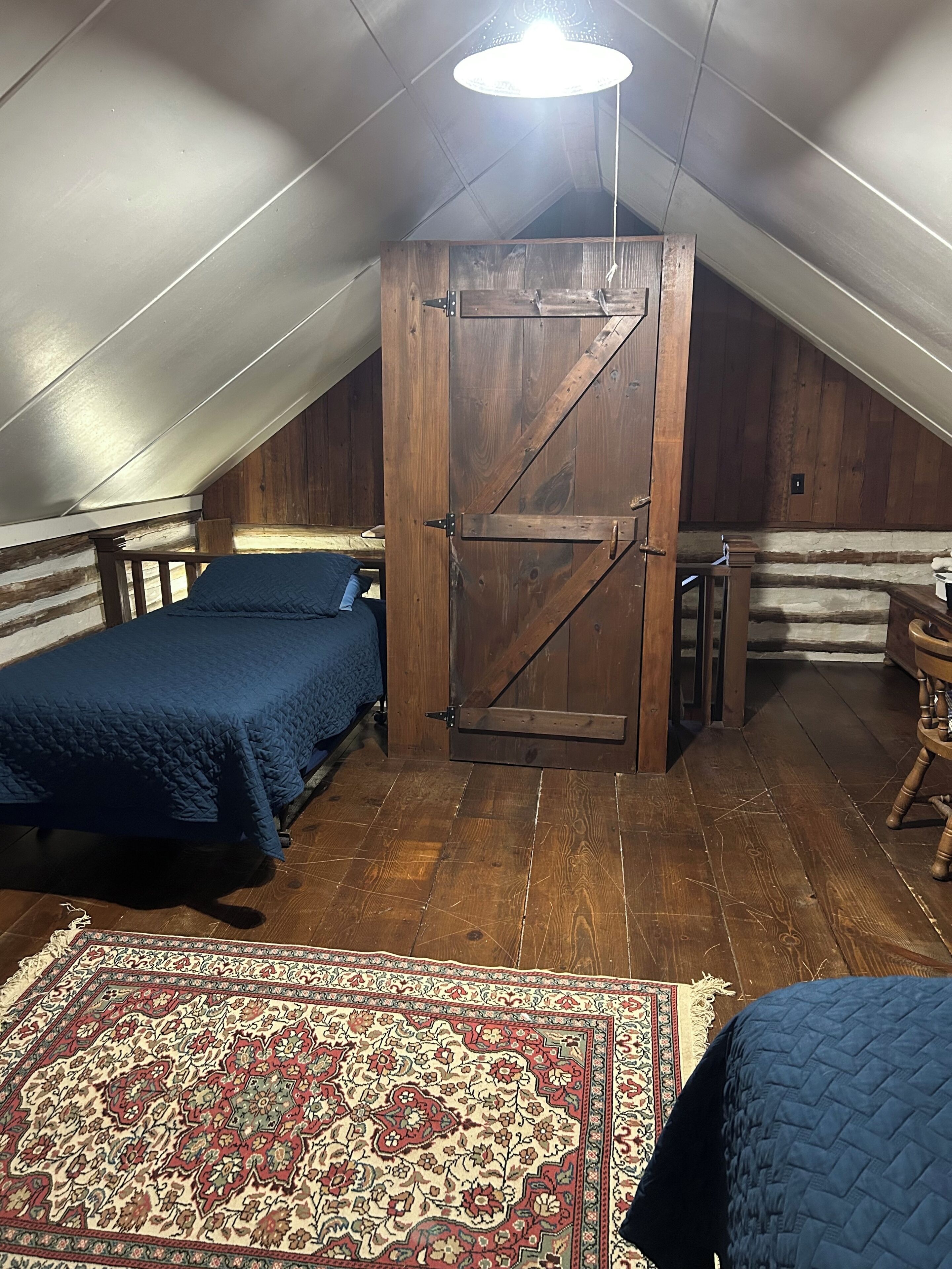 2 bedrooms, iron/ironing board, internet, bed sheets