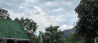 HILL SIDE RESORT - Ella