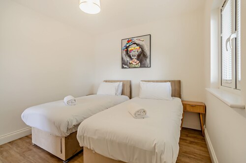 Host Stay Robin Lodge