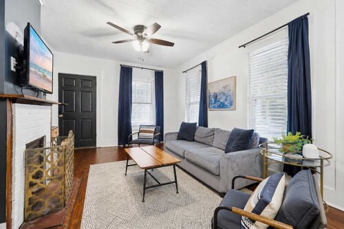 Budget-friendly Hostel-style Private Room
