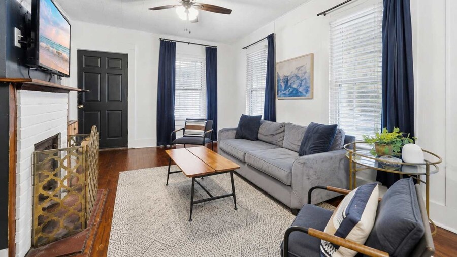Budget-friendly Hostel-style Private Room