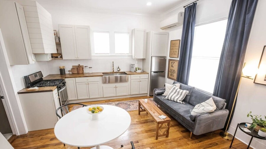 Group-friendly Lafayette Stay