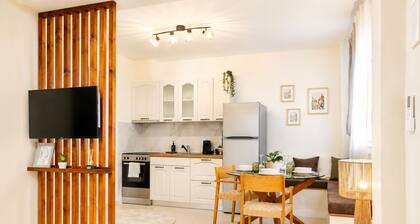 The Pine -stylish Thessaloniki Stay Priv Parking