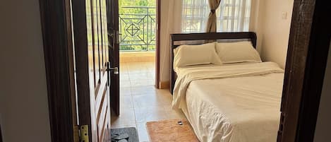 2 bedrooms, iron/ironing board, Internet, bed sheets