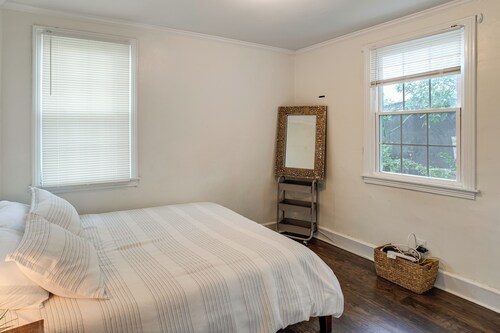 3 Mi to Dtwn Columbia! Charming Home w/ Yard