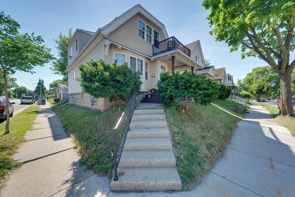 Fenced Yard! Spacious Home, 4 Mi To Dtwn Milwaukee - Milwaukee, WI