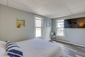 Interior - Walk to Beach, Boardwalk, Restaurants: Asbury Park (Ocean Grove)