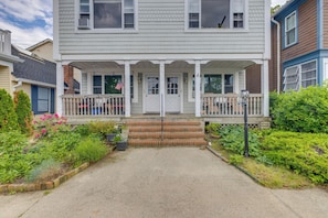 Interior - Walk to Beach, Boardwalk, Restaurants: Asbury Park (Ocean Grove)