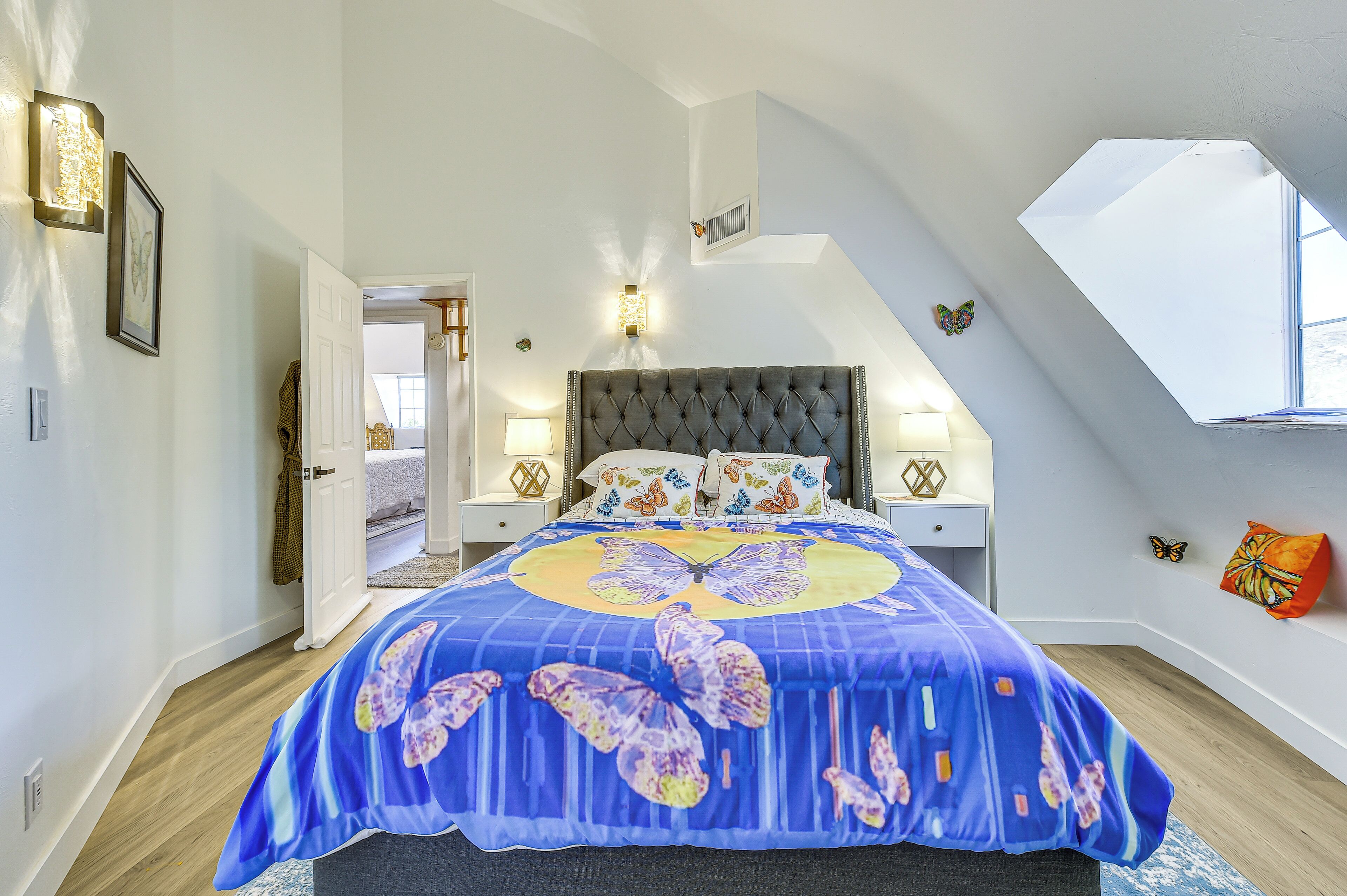 House (6 Bedrooms) | Interior