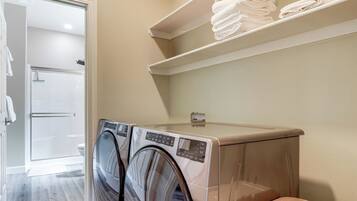 Casa (2 Bedrooms) | Interior