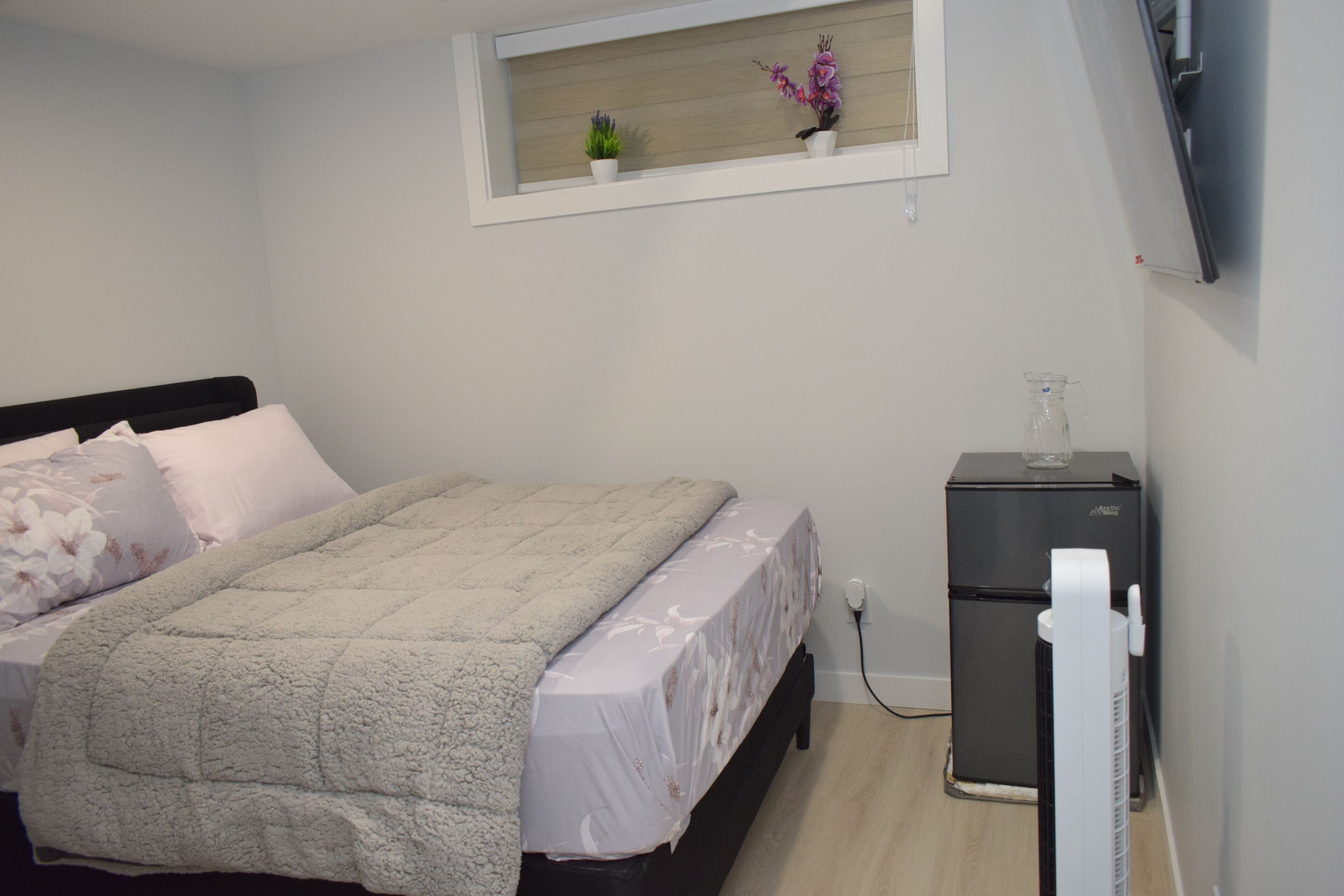 1 bedroom, iron/ironing board, Internet, bed sheets