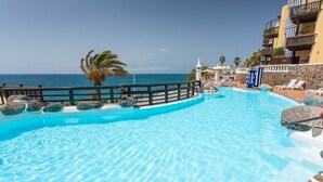 Pool - Apartment in Bahia Feliz by Playa del Aguila (San Bartolomé de Tirajana)