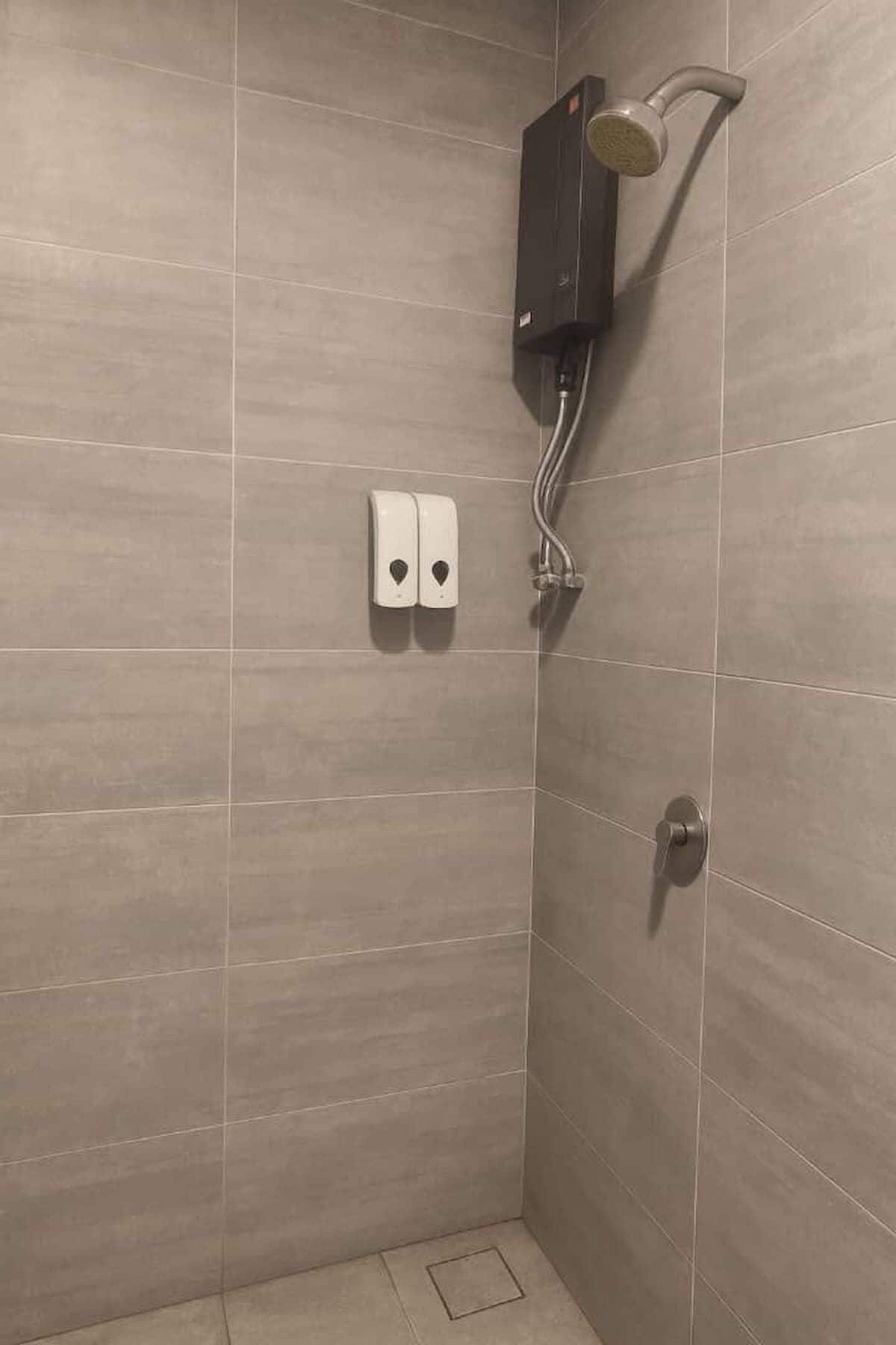 Studio, 2 Queen Beds | Bathroom