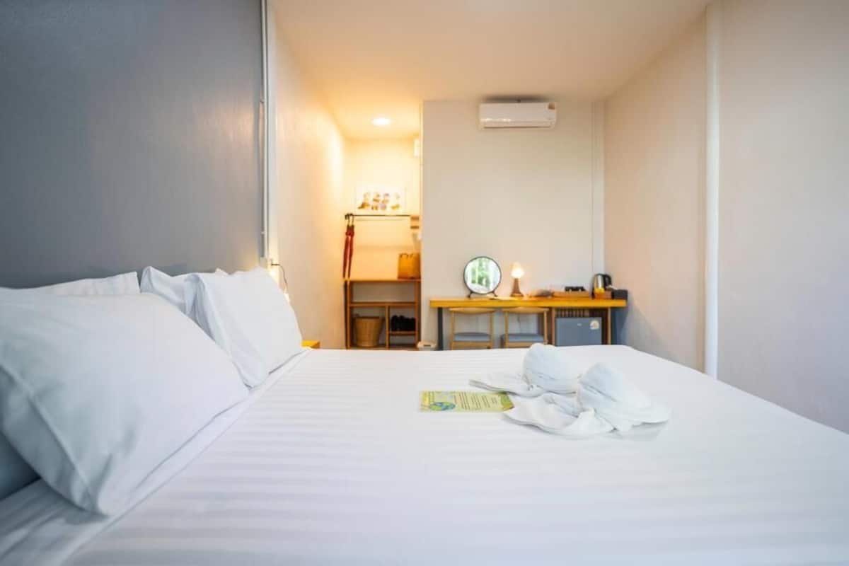 Standard Double Room, Patio, Courtyard View | WiFi (free)