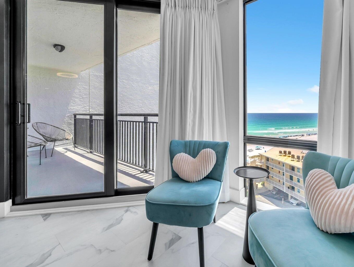 Condo, 1 Bedroom | Living area