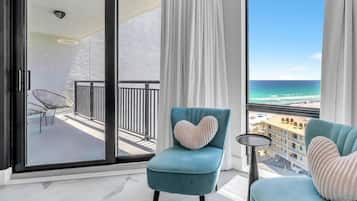 Condo, 1 Bedroom | Living area