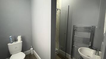 Standard Double Room, Shared Bathroom | Bathroom | Free toiletries, soap, shampoo, toilet paper