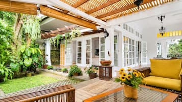 Junior Villa, Garden View | Terrace/patio