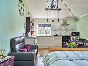 Living room - Historic Mill Cottage in North Devon (Exeter)