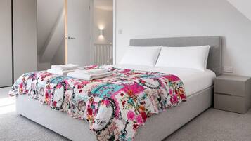 3 bedrooms, iron/ironing board, free WiFi, bed sheets