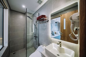 Standard Double Room, City View | Bathroom - Minn Cat Ba (Cat Ba)