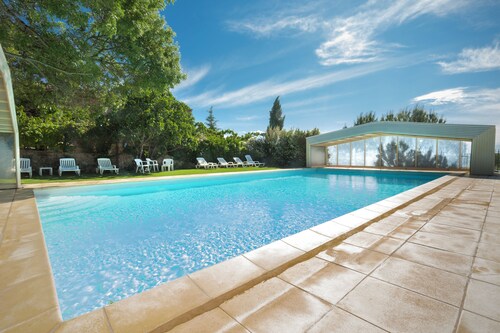 CYPRÈS Vacation Rental – A charming vacation rental for 2–4 people, in the heart of the Provençal vineyards