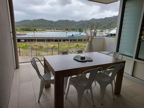 Outdoor dining - Blissful Paradise (Nelly Bay)