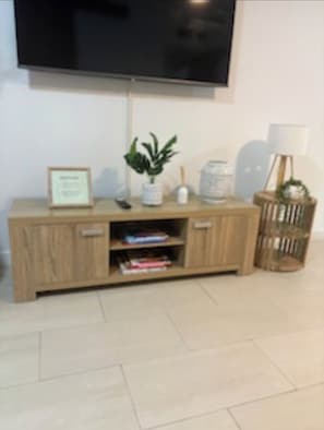 Interior - Blissful Paradise (Nelly Bay)