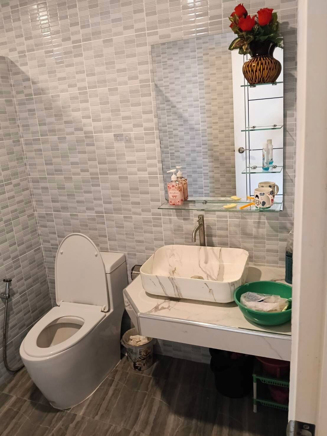 Klassiek huis, 3 slaapkamers | Badkamer | Een douche, handdoeken, zeep, shampoo
