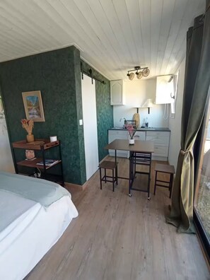 1 bedroom, travel cot, free WiFi, bed sheets - Cozy studio apartment between Bordeaux and the Arcachon Bay (Mios)