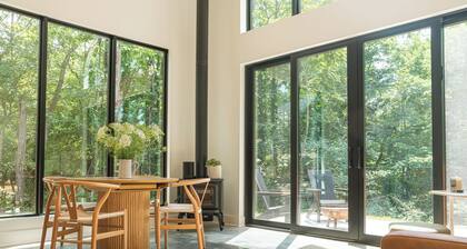 Modern Luxury Cabin - Hiking Trails - Farm Stay - "Sycamore Cabin: Unit A"
