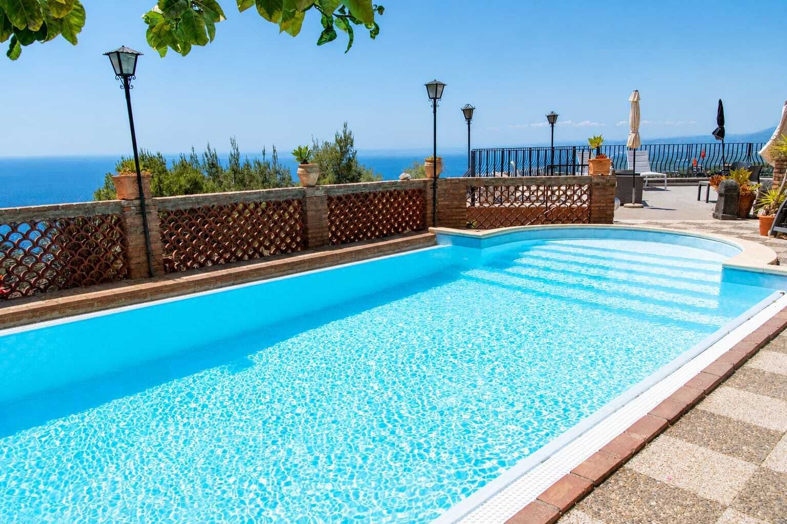 Piscina all'aperto