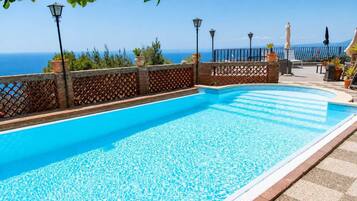 Piscina all'aperto