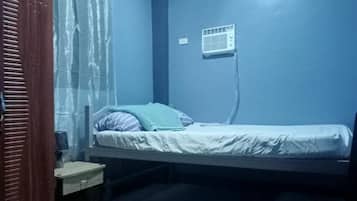 WiFi, bed sheets